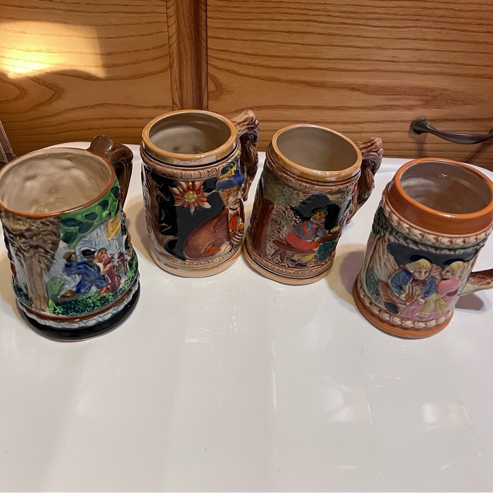 Vintage ceramic beer mugs. Set of four mismatched mugs. - Picture 3 of 16